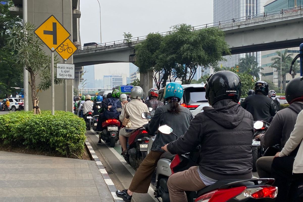 Pemprov DKI Jakarta, jakarta macet, Rano Karno, kemacetan jakarta, jalan macet, Pemprov DKI Gandeng Banyak Pihak Atasi Kemacetan Jakarta