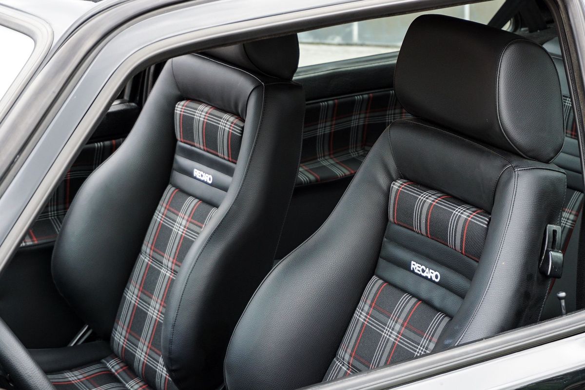 kenyamanan berkendara, jok mobil ergonomis, jok Recaro, desain jok, Mengenal Jok Recaro: Kenyamanan dan Dukungan Maksimal Pengemudi