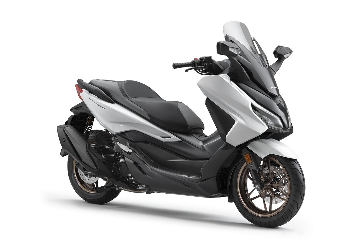Honda Forza, Forza, skutik bongsor, forza, harga honda forza, honda forza terbaru, AHM Luncurkan Honda Forza Terbaru, Harga Rp 94 Jutaan