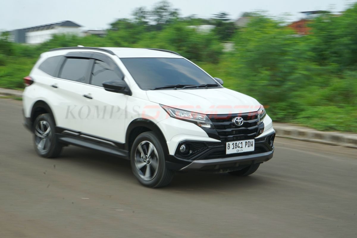 Gaikindo, penjualan mobil, LSUV, SUV murah, Toyota Rush, Daihatsu Terios, mobil terlaris, Toyota rush, Daftar mobil terlaris, Daftar mobil terlaris 2025, Penjualan LSUV Turun 7 Persen pada Maret 2025, Rush-Terios Dominan