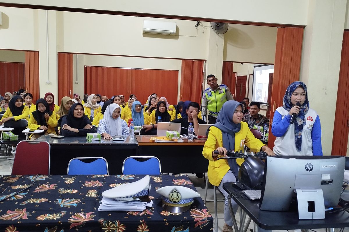 Hari Kartini, Motor, Persimpangan, persimpangan, motor, kecelakaan, AHM Bekali Kartini Masa Kini Berkendara Aman di Persimpangan