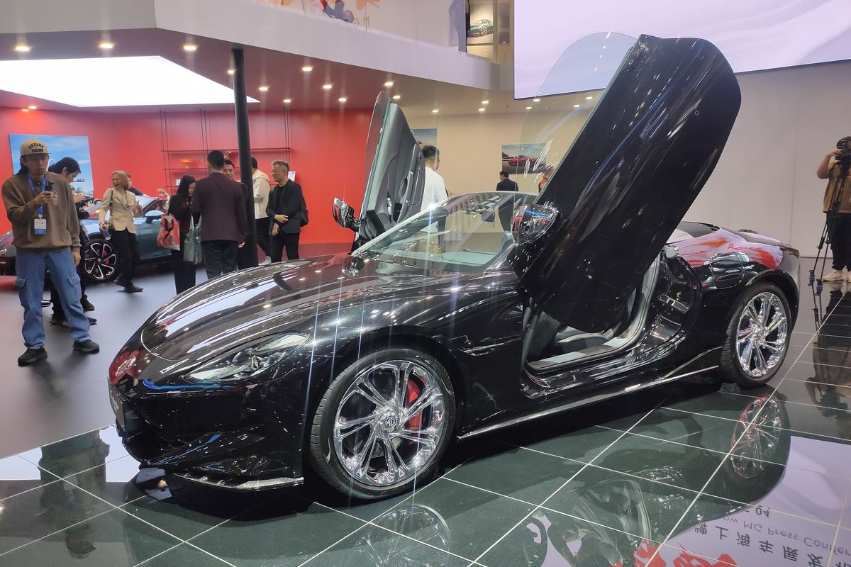 MG Cyberster, Auto Shanghai 2025, MG Luncurkan Cyberster Black Edition di Auto Shanghai 2025