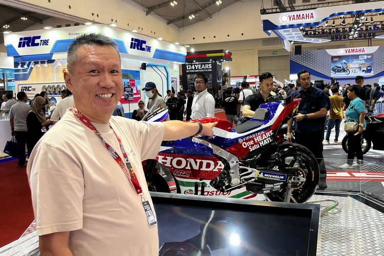 MotoGP, FIFGROUP, FIFAstra, motor, Honda HRC Castrol, Logo FIFAstra Nempel di Motor Balap Honda HRC Castrol MotoGP