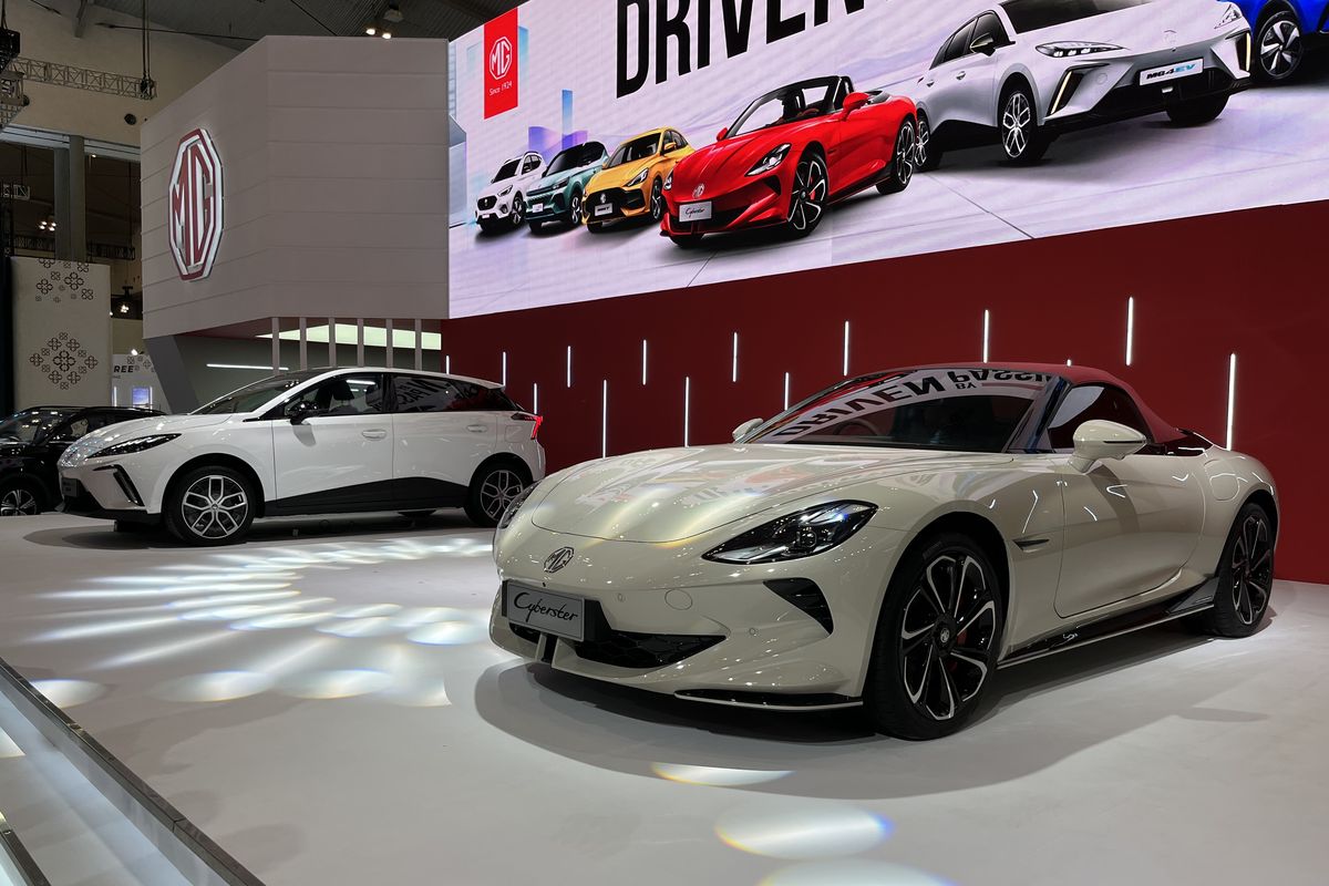 MG4 EV, MG Cyberster, GIIAS, MG Motor Indonesia, GIIAS 2025, MG Luncurkan 2 Mobil Baru di GIIAS, Termasuk MG4 EV Max