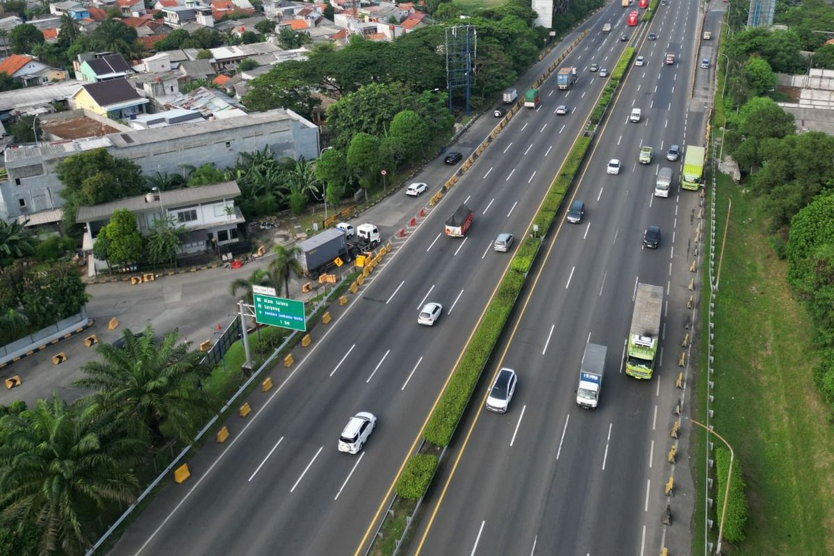 Pengendara, fungsi marka jalan, marka jalan tol, keselamatan berkendara, 6 Jenis Marka Jalan Tol yang Harus Dikenali Pengemudi