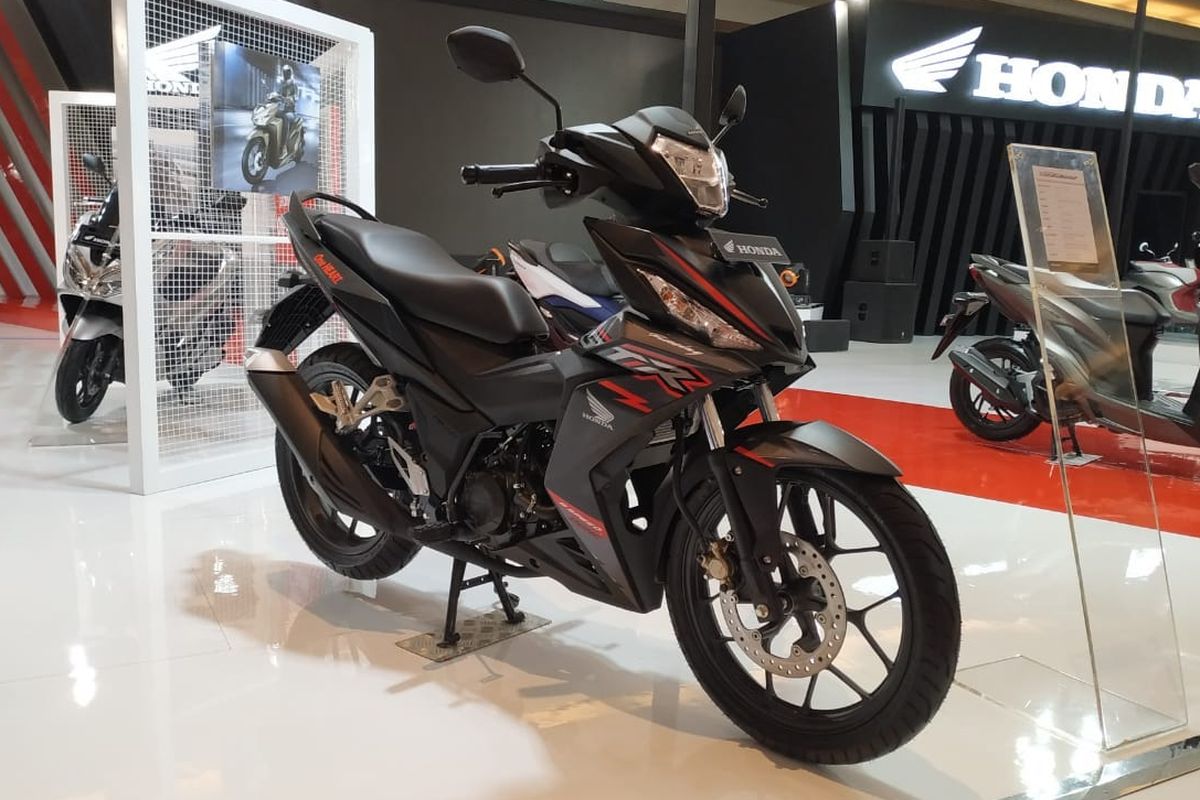 motor bebek, Honda Revo, daftar harga motor bebek, Harga Motor Bebek, Revo Fit, Cek Harga Motor Bebek Oktober 2025, Honda Revo Fit mulai Rp 17 Jutaan