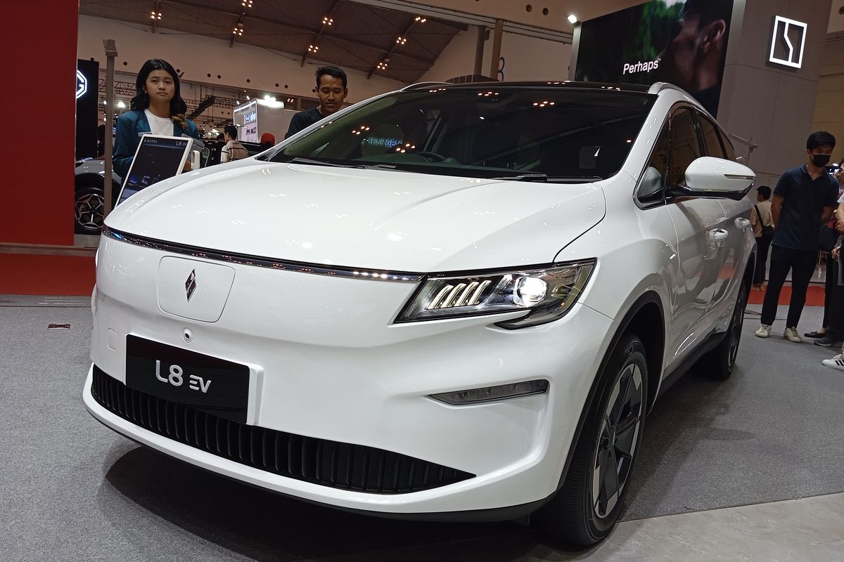 Aletra, Handal Indonesia Motor, produksi, mobil listrik, Aletra Mulai Rakit Lokal MPV Listrik Setir Kanan di Purwakarta