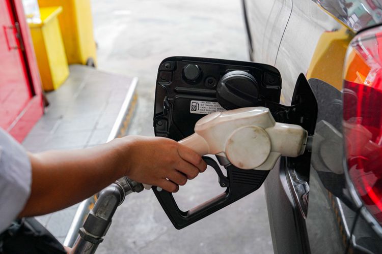 SPBU, Pertamina, nozzle, takaran bbm, Benarkah Kecepatan Pengisian Nozzle di SPBU Mempengaruhi Isi BBM?