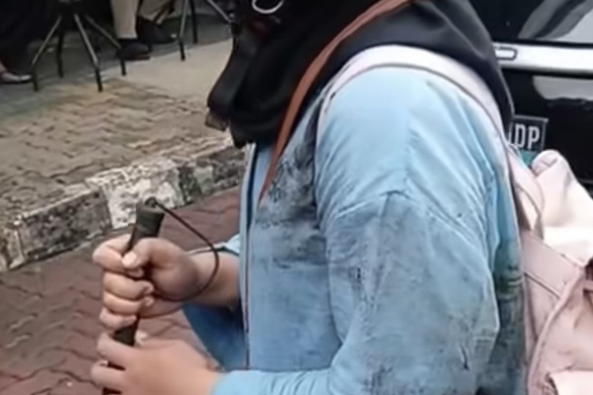 Respons Transjakarta atas Video Viral Penumpang Disabilitas Terjatuh ke Got