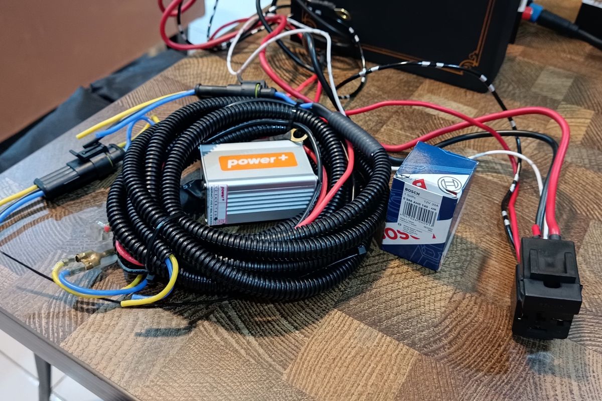modifikasi lampu, keselamatan berkendara, kabel tambahan, relay dan sekring, Mengapa Menggunakan Kabel dan Relay pada Modifikasi Lampu Kendaraan?