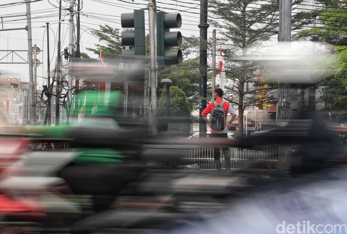 Array,Pemprov Jakarta Pasang Lampu Merah Pintar, Kurangi Macet di Persimpangan