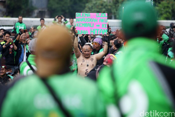 Array,Ojol 'Kepung' Istana-Gedung DPR Besok, Ini 7 Tuntannya