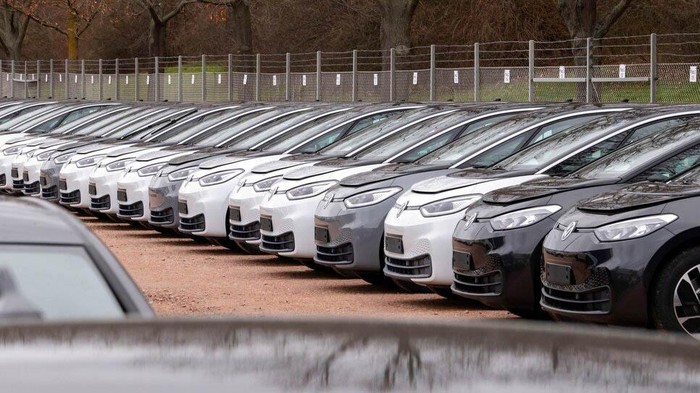 Array,Tahun 2027 Uni Eropa Terapkan Paspor Baterai Mobil Listrik, Apa Maksudnya?