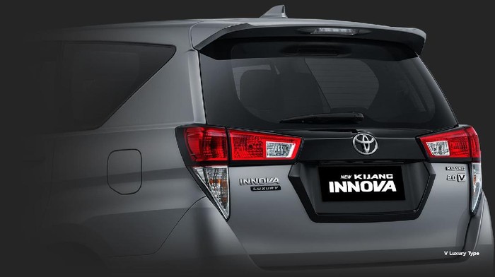 Array,Beda Rp 1,4 Juta, Mending Innova Reborn Diesel atau Innova Zenix Bensin?