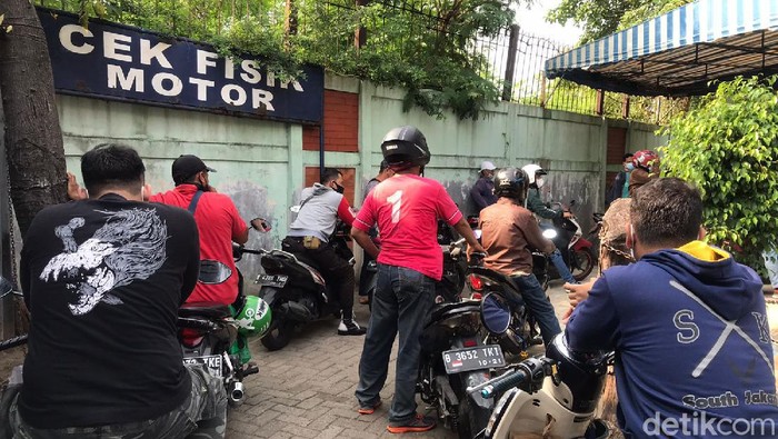Array,Awas Kelewat! Pemutihan Denda Pajak Kendaraan di Jakarta Berakhir Besok