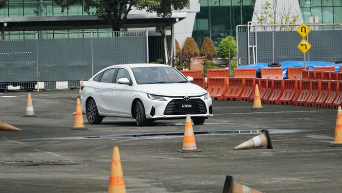 Array,Mobil Sedan di Indonesia Masih Laku? Segini Penjualannya di Tengah Dominasi MPV-SUV