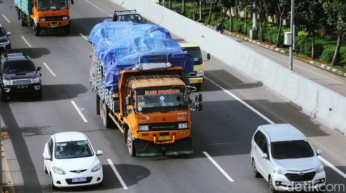 Array,Fenomena Kecelakaan Truk ODOL: yang Dituntut Hanya Sopir