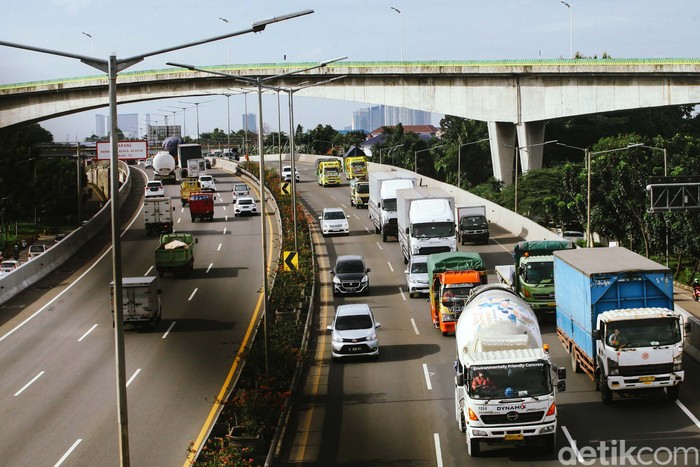 Array,Pungli Masih Marak, Satu Truk Bisa Kena Palak Rp 100-150 Juta Setahun