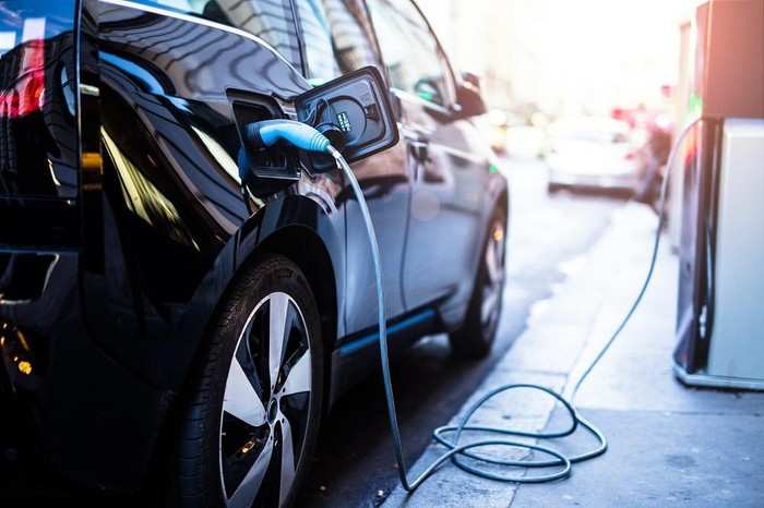 Array,Insentif Mobil Listrik Impor Dicabut, Awas Bisa Jadi Bumerang!