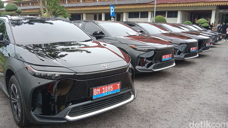 Array,Anggaran Mobil Dinas Pejabat Naik, Soalnya Mau Pindah ke Mobil Listrik