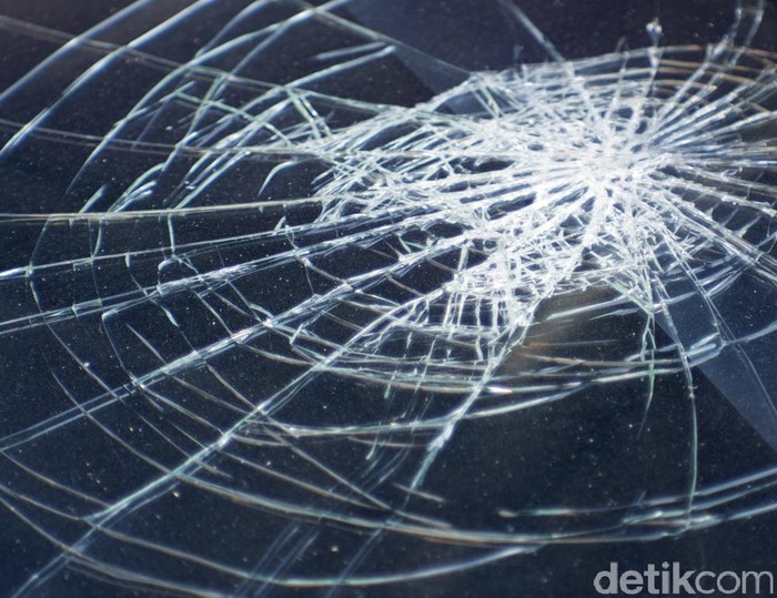 Array,Ngantuk Sebabkan Kecelakaan Maut, Sopir Truk Didakwa Kasus Pembunuhan