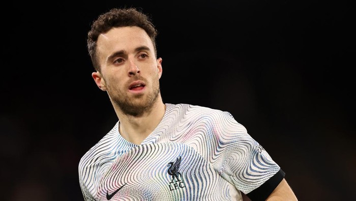 Array,Pemain Liverpool Diogo Jota Dilaporkan Tewas Kecelakaan, Mobilnya Terbakar