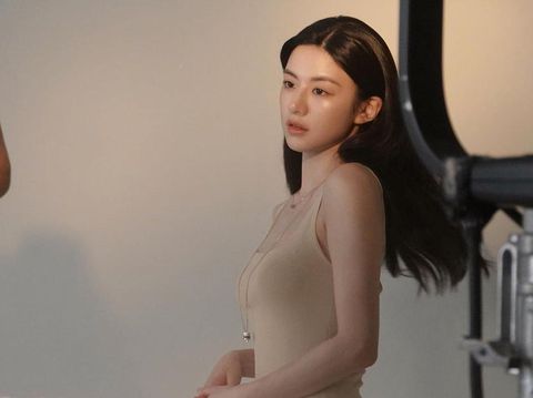 Array,Fakta-fakta Go Youn Jung, Artis Cantik Pemeran Drama Korea Resident Playbook