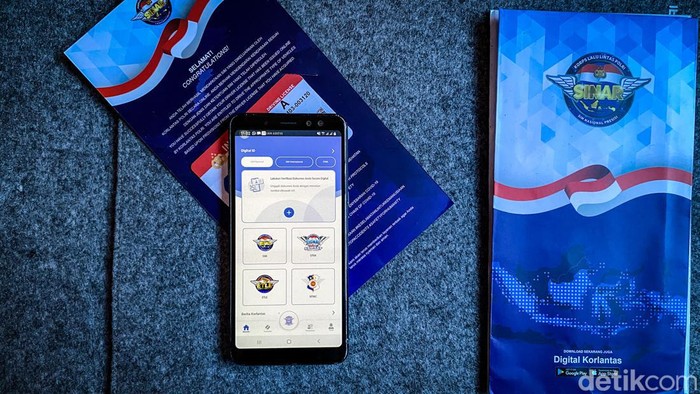 Array,Kakorlantas: Bayar Pajak Kendaraan Semudah Beli Pulsa