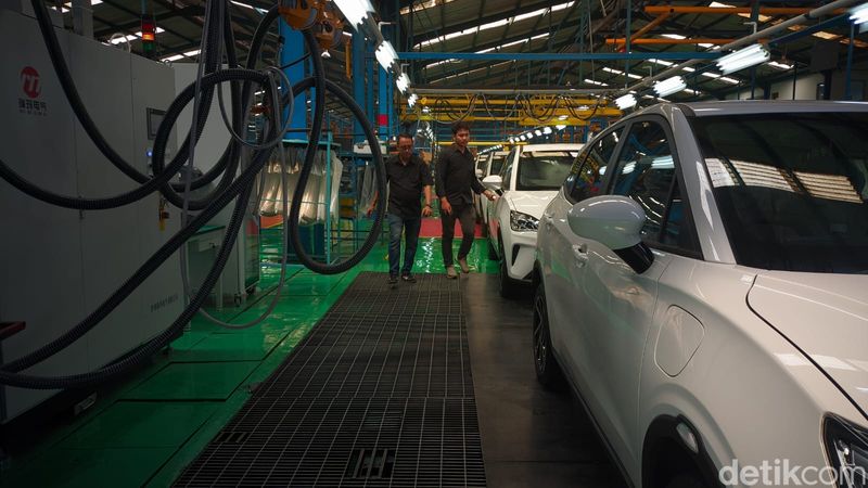 Array,Nasib Produsen Otomotif di Indonesia: Menderita tapi Tak Boleh PHK