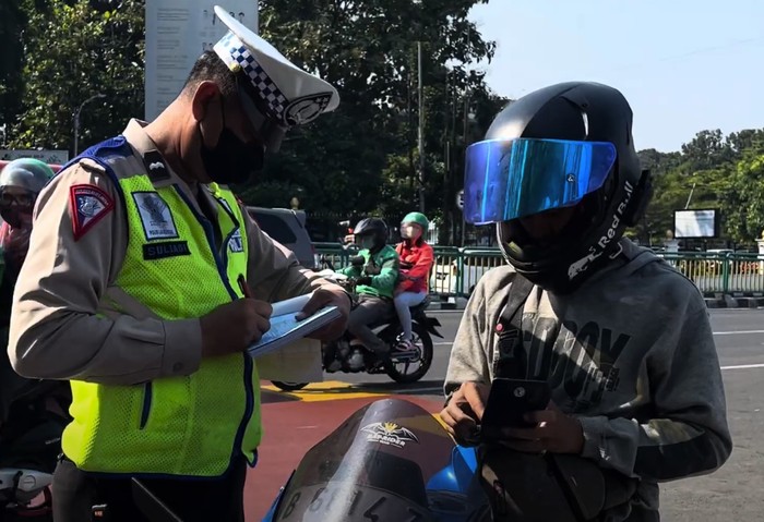 Array,Operasi Patuh Mulai Hari Ini di Semua Wilayah, Surat-surat Kendaraan Wajib Lengkap