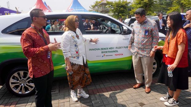 Toyota Kembangkan Teknologi Ubah Sampah Jadi Bahan Bakar Kendaraan