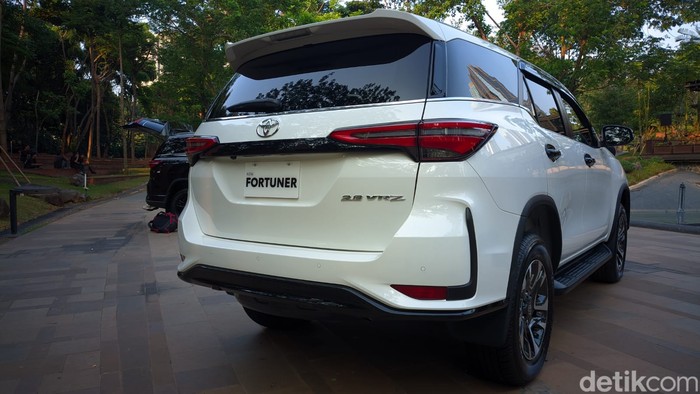 Array,Isi Full Tank Toyota Fortuner, Habis Duit Berapa?