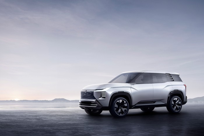 Array,Mitsubishi Daftarkan Nama 'Destinator' di Indonesia, Buat DST Concept?