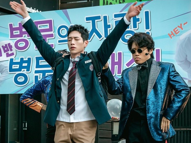 Array,8 Drama Korea Komedi Romantis 2025 Rating Tinggi, Bikin Ngakak hingga Baper