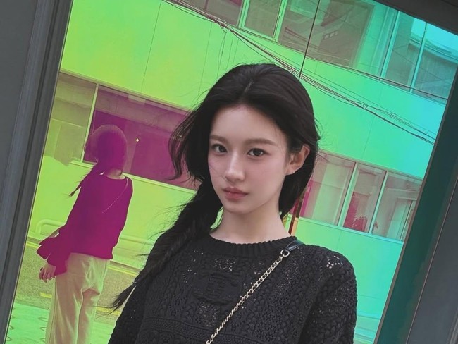 Array,Fakta-fakta Go Youn Jung, Artis Cantik Pemeran Drama Korea Resident Playbook