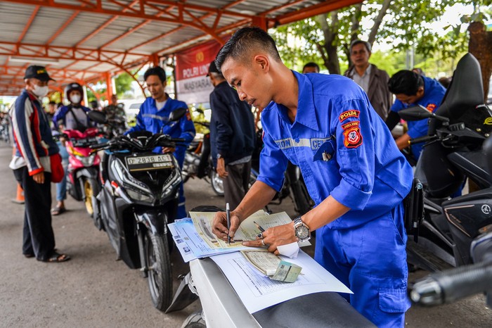 Array,Habis Pemutihan Masih Nunggak, Jangan Salahkan jika Kendaraan Tak Bisa Dipakai Lagi
