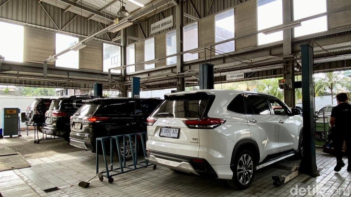 Array,Servis Mobil, Baiknya Ikuti Panduan Kilometer atau Lama Waktu Pemakaian?