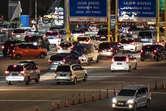 Array,Viral LCGC Dua Kali Nyelonong Tak Bayar Tol, Bisa Kena Denda Segini