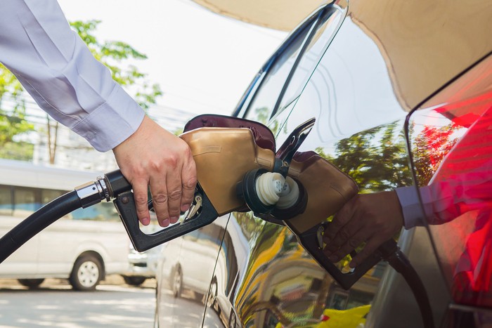 Array,Isi Bensin Mobil Jangan Nunggu Tangki Kosong, Pokoknya Jangan!