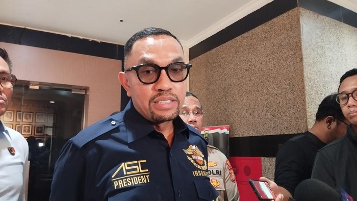 Array,28 Mobil-motor Ahmad Sahroni yang Lapor Punya Harta Rp 328 Miliar