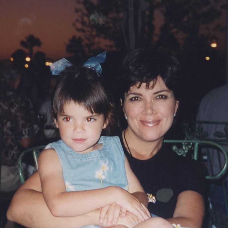 Array,Gaya Rambut Baru Kris Jenner Disebut Bikin Awet Muda, Dikira Kendall Jenner