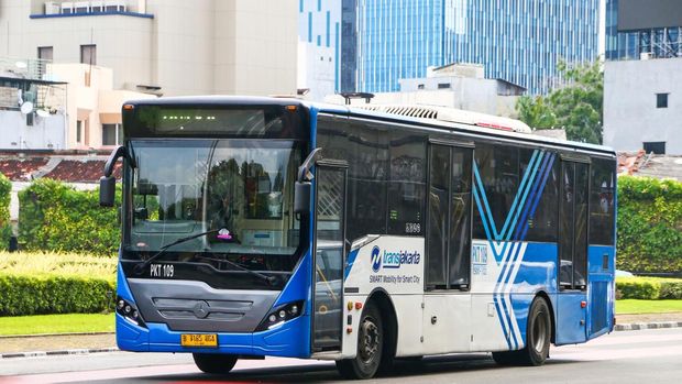 Array,Karyawan Swasta Diusulkan Wajib Naik Transportasi Umum Setiap Rabu