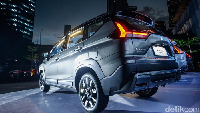 Array,Pajak Tahunan Mitsubishi Xpander Cross Keluaran Tahun 2025