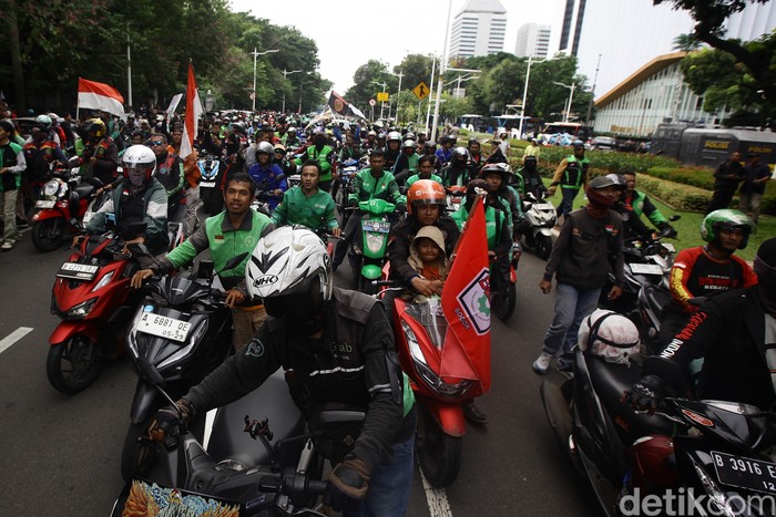 Array,Ojol Demo Lagi, Perlu Ada Aplikasi Milik Negara biar Driver Sejahtera?