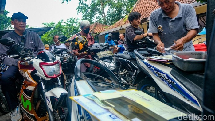 Array,Begini Caranya Ikut Pemutihan Pajak Kendaraan tanpa KTP Asli