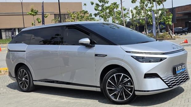 Array,Xpeng Tampil Perdana di GIIAS: Bawa Produk Rakitan Lokal hingga Mobil Terbang