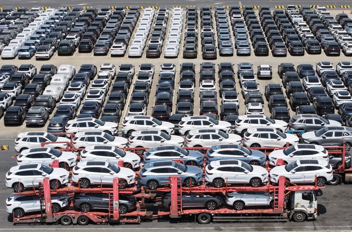 Array,Praktik Curang 'Mobil Bekas 0 Km' di China, Akal-akalan Palsukan Angka Jualan?
