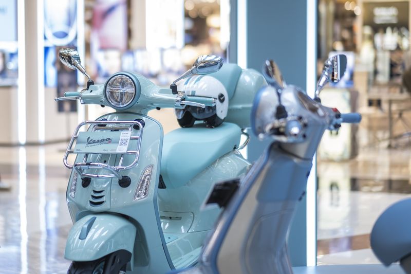Array,Rayakan Usia 79 Tahun, Vespa Segarkan Warna Primavera hingga Sprint