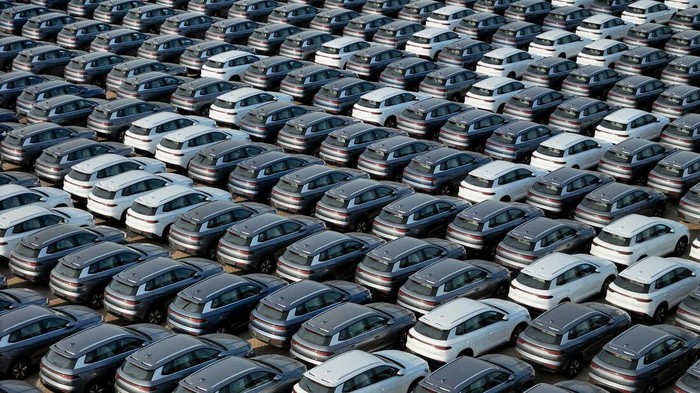 Array,Ratusan Mobil 'Ngakalin' Pajak Dikejar sampai ke Rumah, Hasilnya...