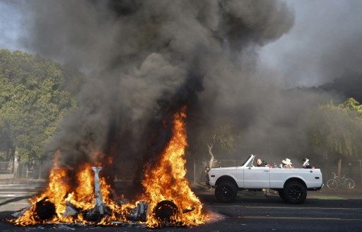 Array,Kerusuhan di Los Angeles, Mobil-mobil Otonom Dibakar Habis